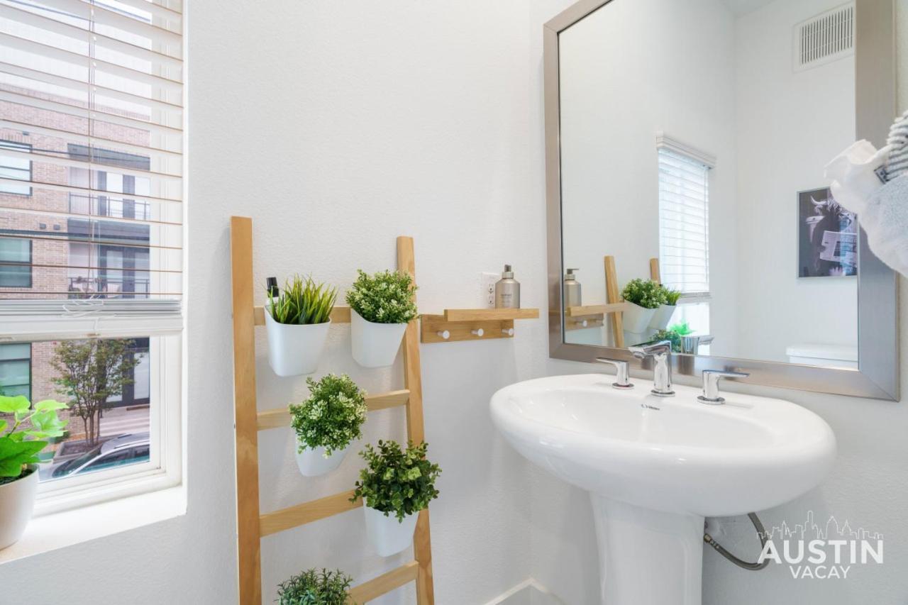 Urban Oasis 1 Mile From Ut Plus Garage And Rooftop Austin Exterior photo